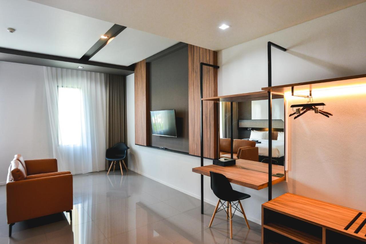 9D Sport Hotel Ούντον Τάνι Εξωτερικό φωτογραφία